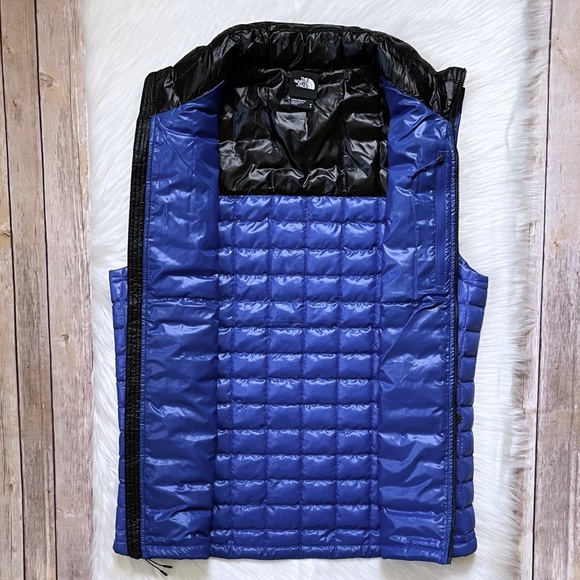 The North Face Men’s ThermoBall Eco Vest - Picture 5 of 10